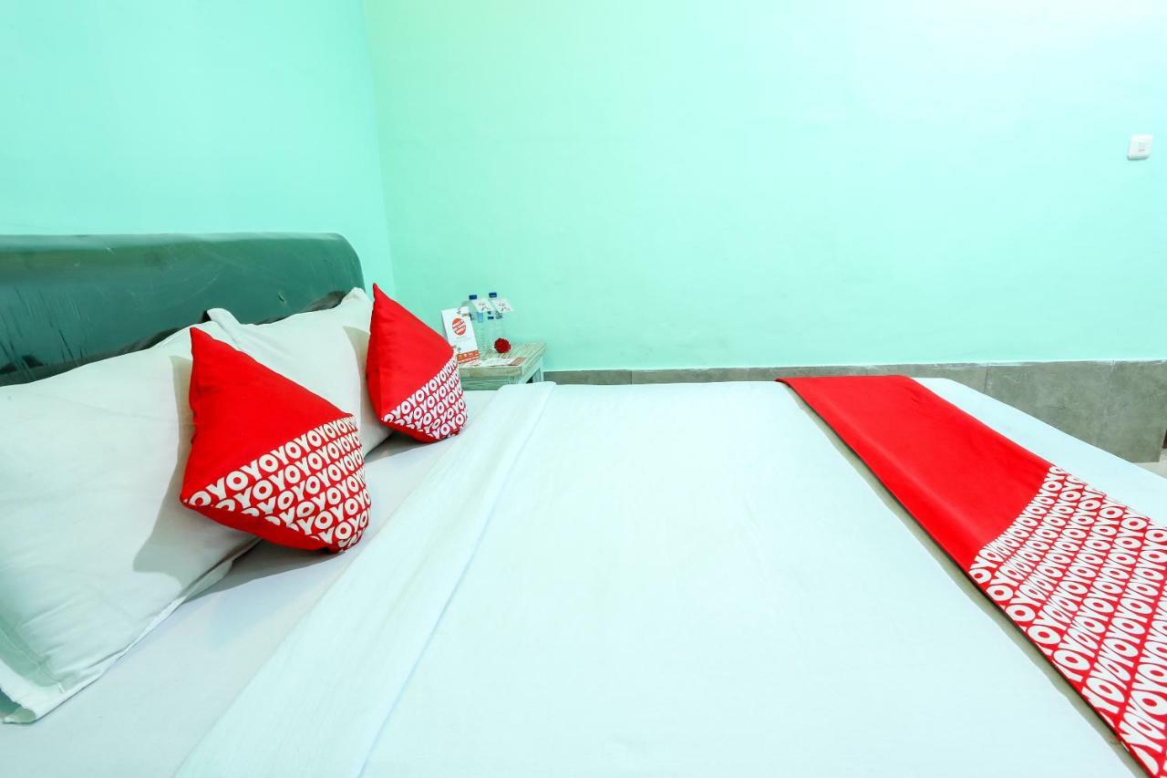 Oyo 1322 Mentari Homestay Гили Траванган Экстерьер фото